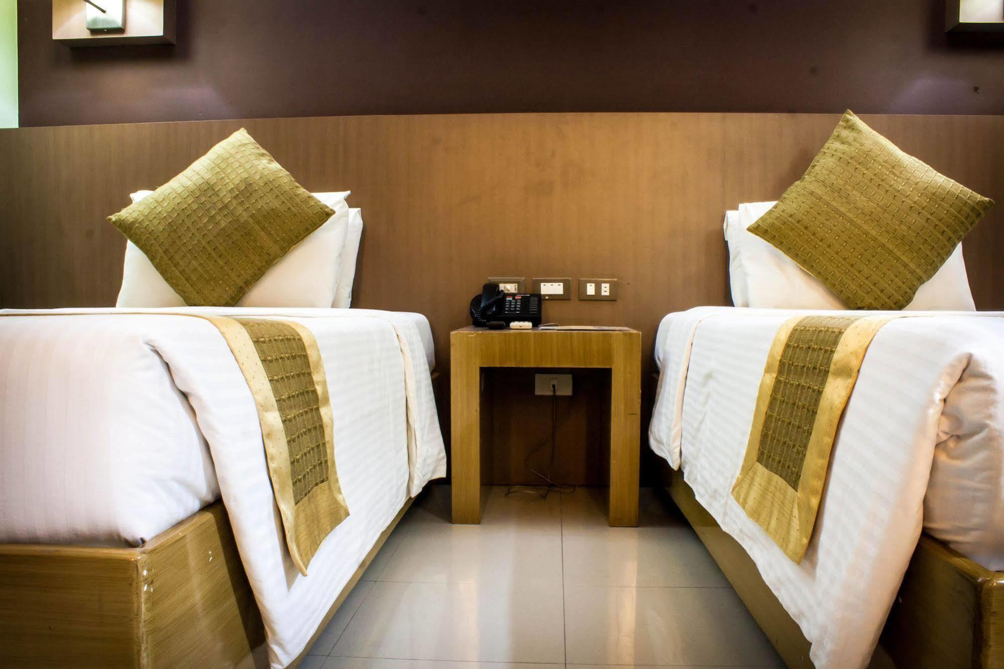 Manila Grand Opera Hotel Экстерьер фото