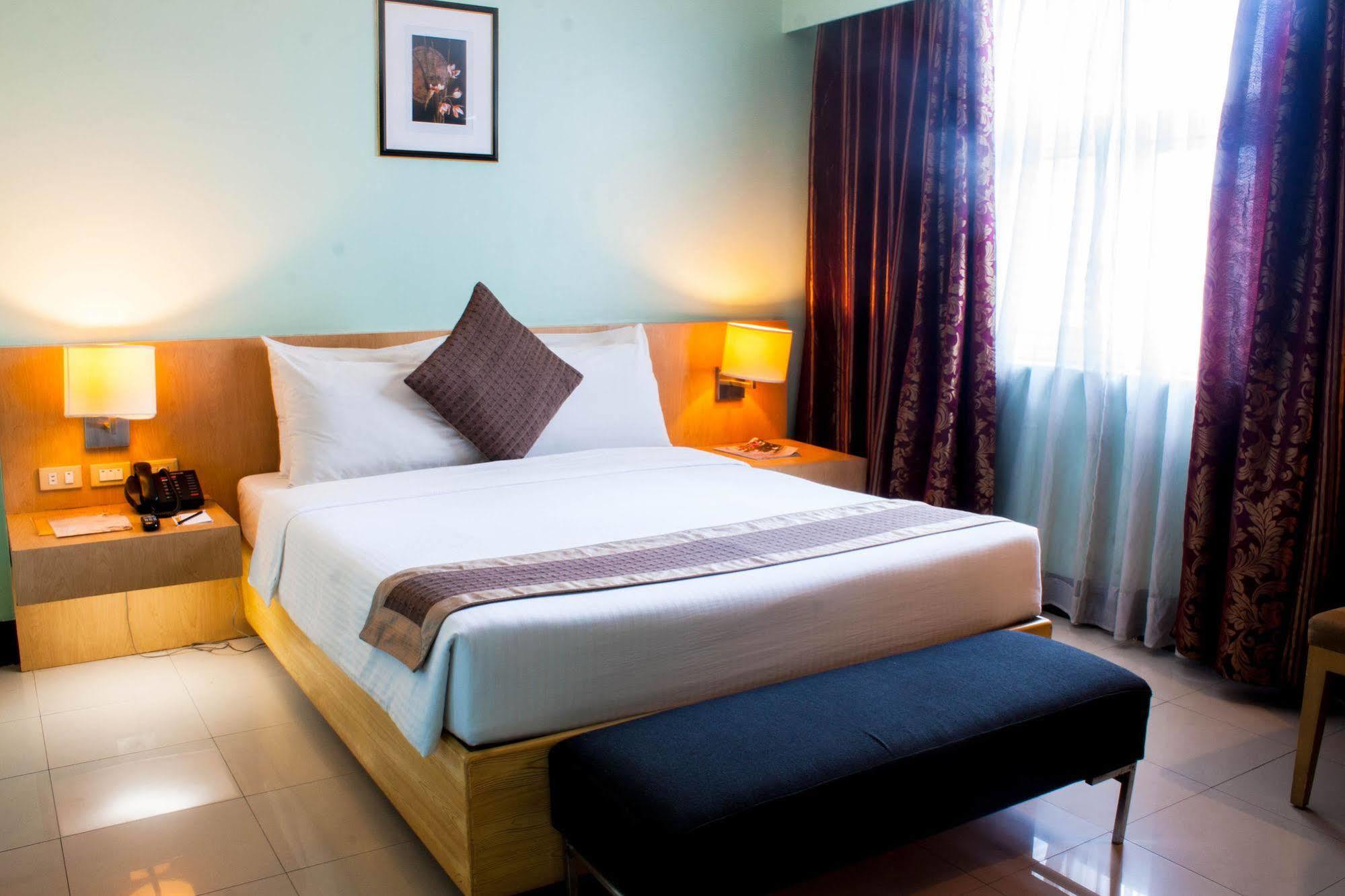 Manila Grand Opera Hotel Экстерьер фото